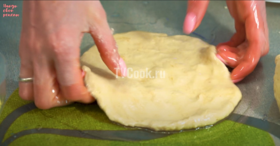 Сырные лепешки на сковороде без кефира Сырные лепешки на сковороде без кефира