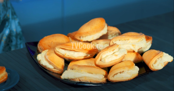 Сочники с творогом и манной крупой Сочники с творогом и манной крупой