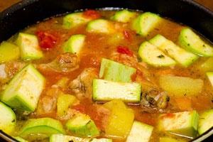 Курица с кабачками и картошкой Курица с кабачками и картошкой