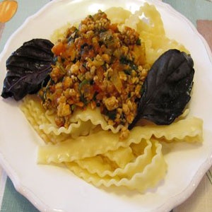 Макароны с фаршем болоньезе Макароны с фаршем болоньезе