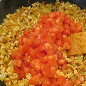 Макароны с фаршем болоньезе Макароны с фаршем болоньезе
