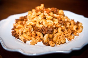Макароны по-флотски с тушенкой Макароны по-флотски с тушенкой