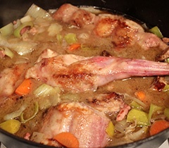 Кролик с картошкой в мультиварке Кролик с картошкой в мультиварке