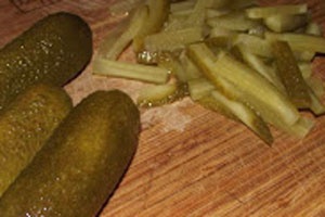 Салат с печенью и огурцами Салат с печенью и огурцами