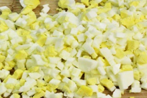 Салат с печенью и огурцами Салат с печенью и огурцами