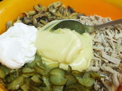 Салат с солеными огурцами Салат с солеными огурцами