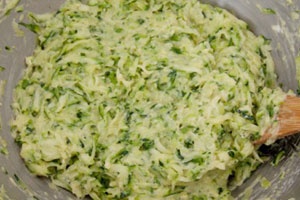Кабачковые оладьи с чесноком Кабачковые оладьи с чесноком