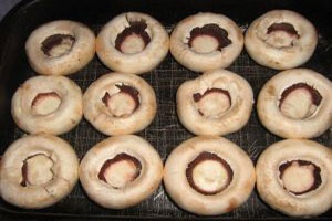 Шампиньоны, фаршированные фаршем Шампиньоны, фаршированные фаршем