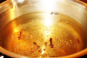 Маринованный чеснок со свеклой Маринованный чеснок со свеклой