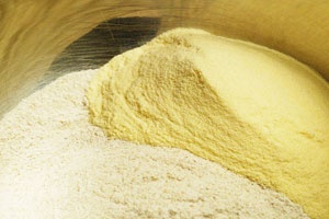 Блины на дрожжах с манкой Блины на дрожжах с манкой