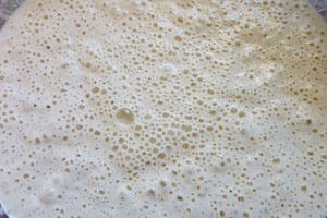 Блины на дрожжах с манкой Блины на дрожжах с манкой