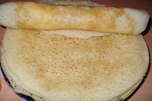 Блины на дрожжах с манкой Блины на дрожжах с манкой