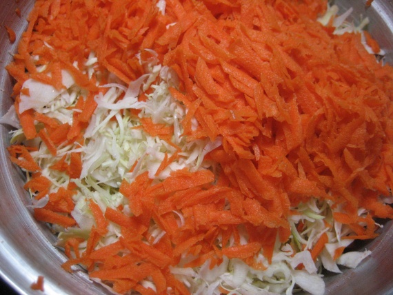 Квашеная капуста с яблоками Квашеная капуста с яблоками