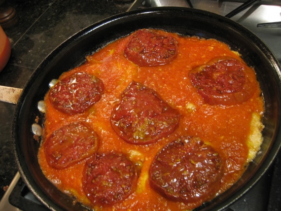 Отбивная куриная грудка с помидорами Отбивная куриная грудка с помидорами