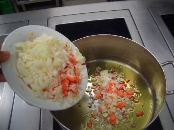 Баклажаны с чесноком и морковью Баклажаны с чесноком и морковью