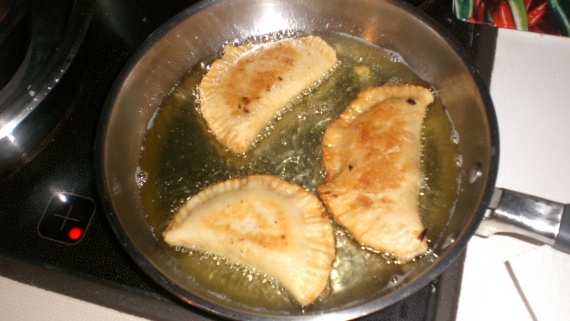 Жареные пирожки с яблоками Жареные пирожки с яблоками