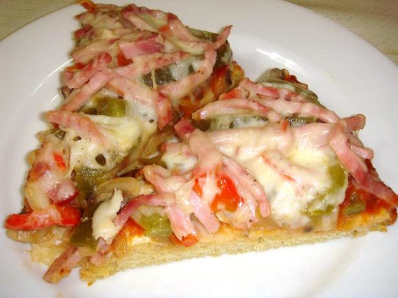 Пицца с ветчиной и сыром Пицца с ветчиной и сыром
