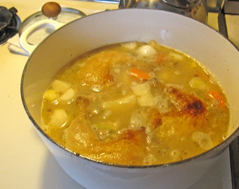 Жаркое с курицей и картошкой Жаркое с курицей и картошкой