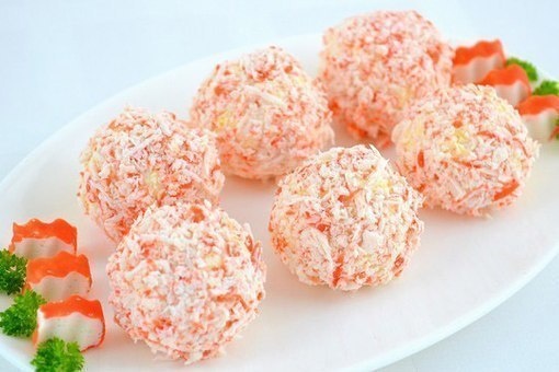 Закуска "Рафаэлло" с крабовыми палочками Закуска "Рафаэлло" с крабовыми палочками