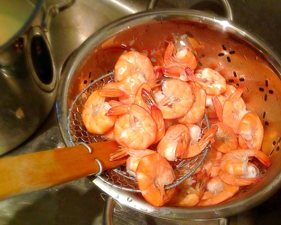 Салат с креветками и яйцами Салат с креветками и яйцами