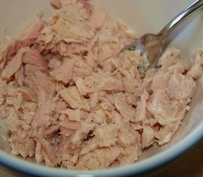 Пирог из жидкого теста с консервами и картошкой Пирог из жидкого теста с консервами и картошкой