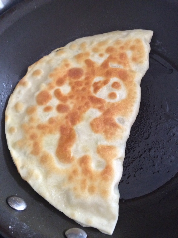 Жареные пирожки с сыром Жареные пирожки с сыром