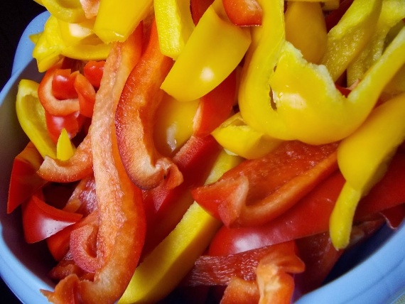 Маринованный перец с чесноком Маринованный перец с чесноком