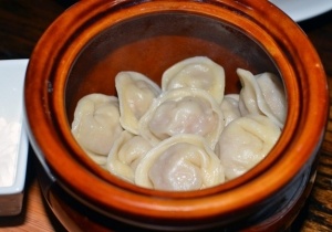 Пельмени в горшочке с сыром Пельмени в горшочке с сыром
