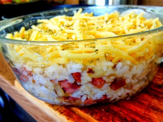 Запеканка с рисом, сыром и колбасой Запеканка с рисом, сыром и колбасой
