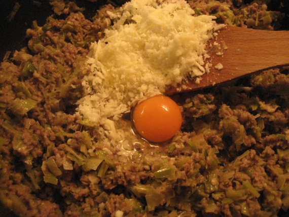 Греческий пирог с мясным фаршем Греческий пирог с мясным фаршем