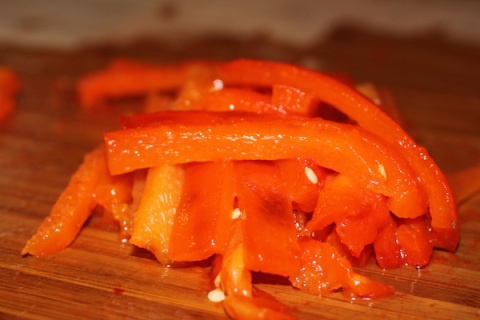 Запеченный красный перец с сыром Запеченный красный перец с сыром