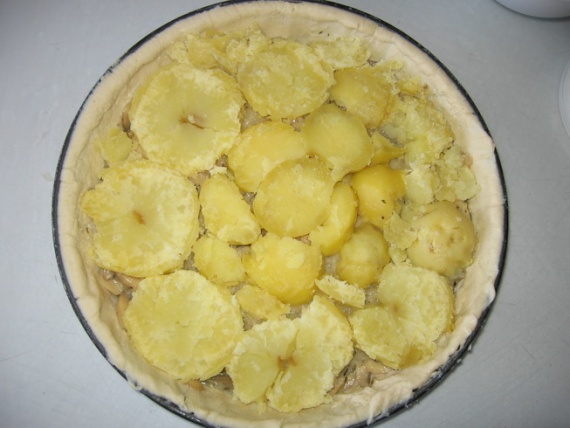 Тарт с картофелем, грибами и луком Тарт с картофелем, грибами и луком