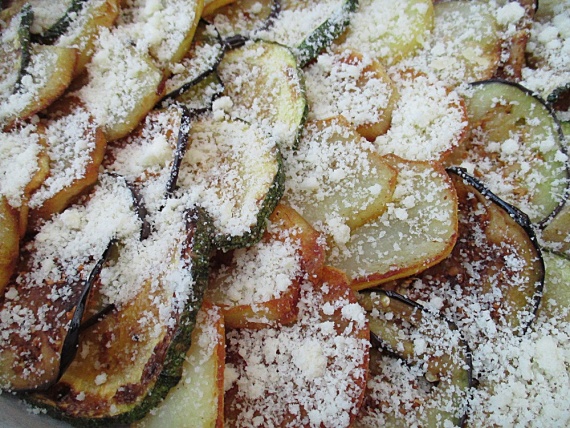 Картошка с кабачком и баклажаном Картошка с кабачком и баклажаном