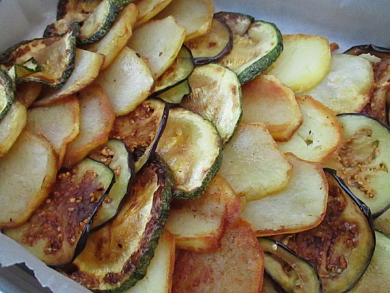 Картошка с кабачком и баклажаном Картошка с кабачком и баклажаном