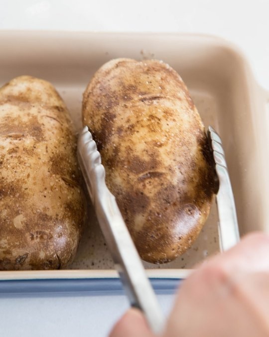 Картофель, запеченный в микроволновке Картофель, запеченный в микроволновке