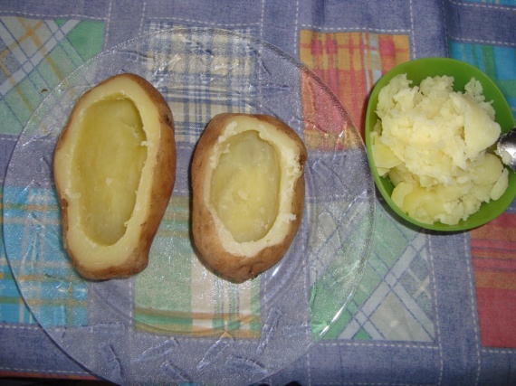 Запеченный картофель с яйцом Запеченный картофель с яйцом