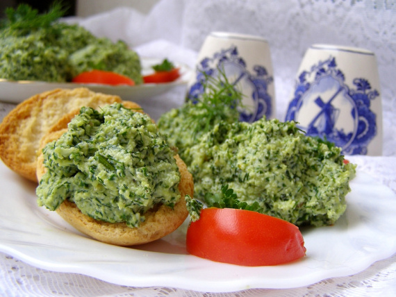 Закуска из сыра и зелени Закуска из сыра и зелени