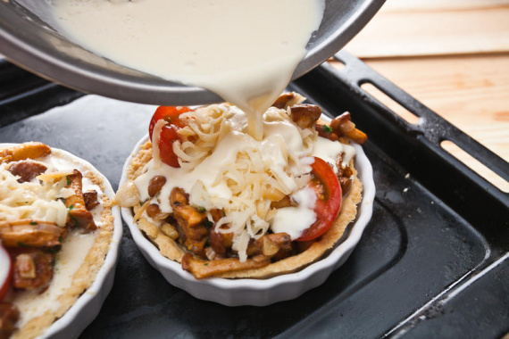 Мини киш с лисичками и сыром Мини киш с лисичками и сыром