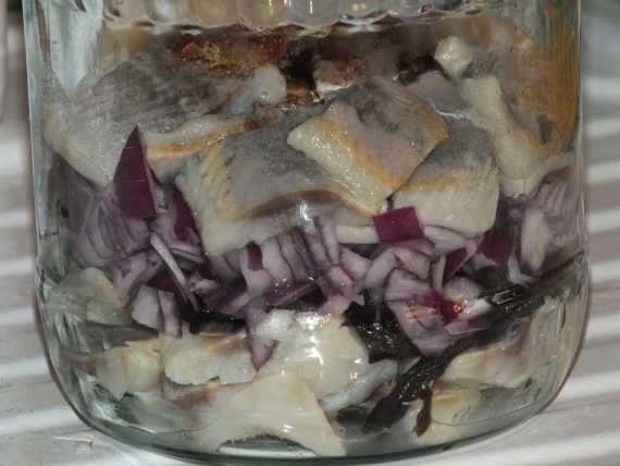 Сельдь с черносливом Сельдь с черносливом