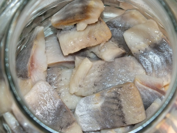 Сельдь с черносливом Сельдь с черносливом
