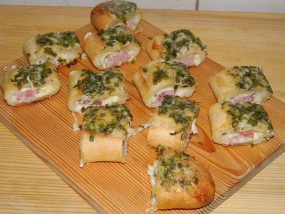 Запеченный багет с начинкой Запеченный багет с начинкой