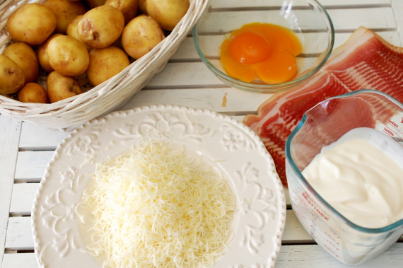 Картофель с соусом карбонара Картофель с соусом карбонара