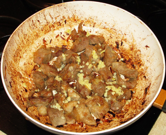 Жареная свинина с луком Жареная свинина с луком