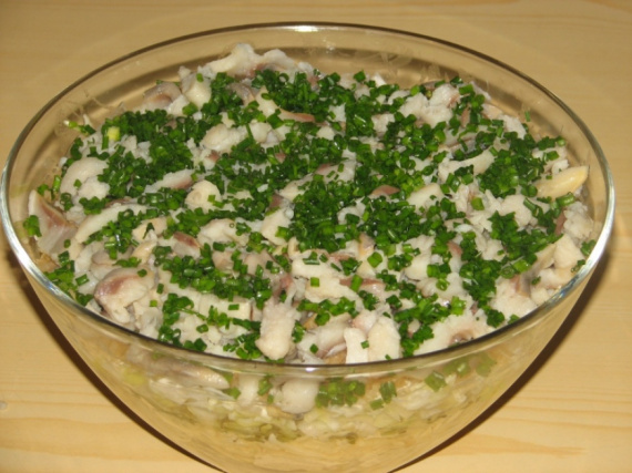 Салат с селедкой и яблоком Салат с селедкой и яблоком