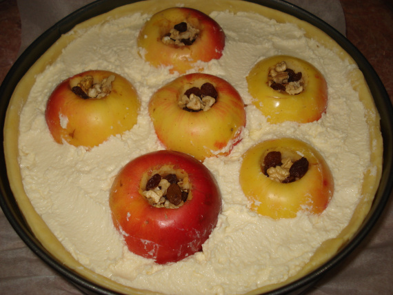Пирог с целыми яблоками Пирог с целыми яблоками