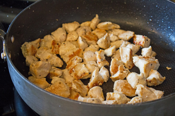 Жареная курица с кабачками Жареная курица с кабачками