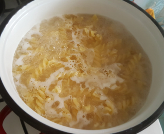 Паста с курицей в томатном соусе Паста с курицей в томатном соусе