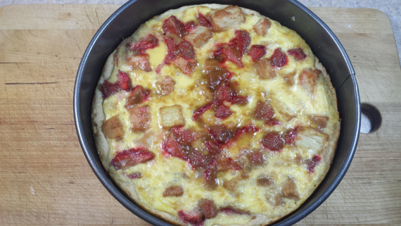 Тарт с ревенем и клубникой Тарт с ревенем и клубникой