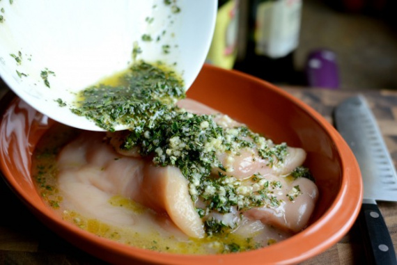 Курица в маринаде по-гречески Курица в маринаде по-гречески