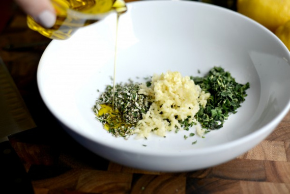 Курица в маринаде по-гречески Курица в маринаде по-гречески